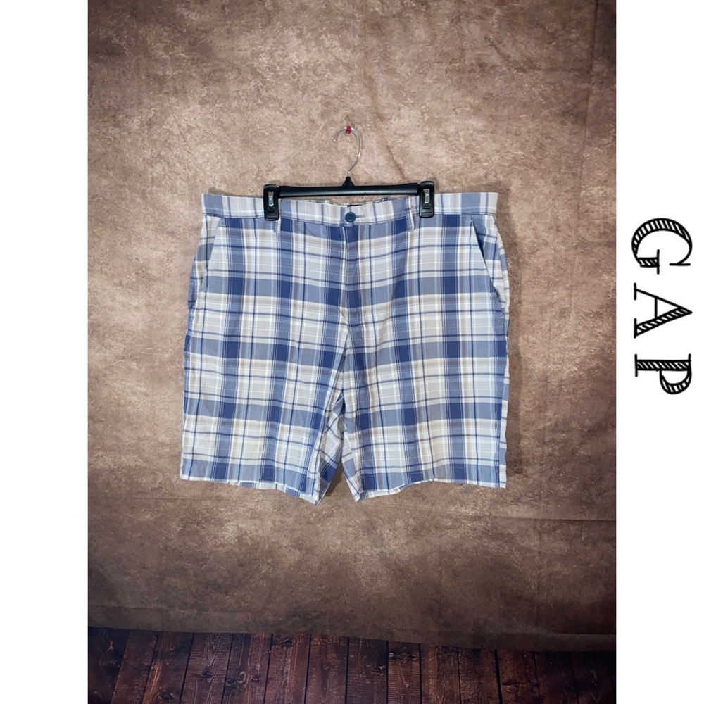 GAP men’s plaid woven 100% cotton flat front shorts-size 40-EUC